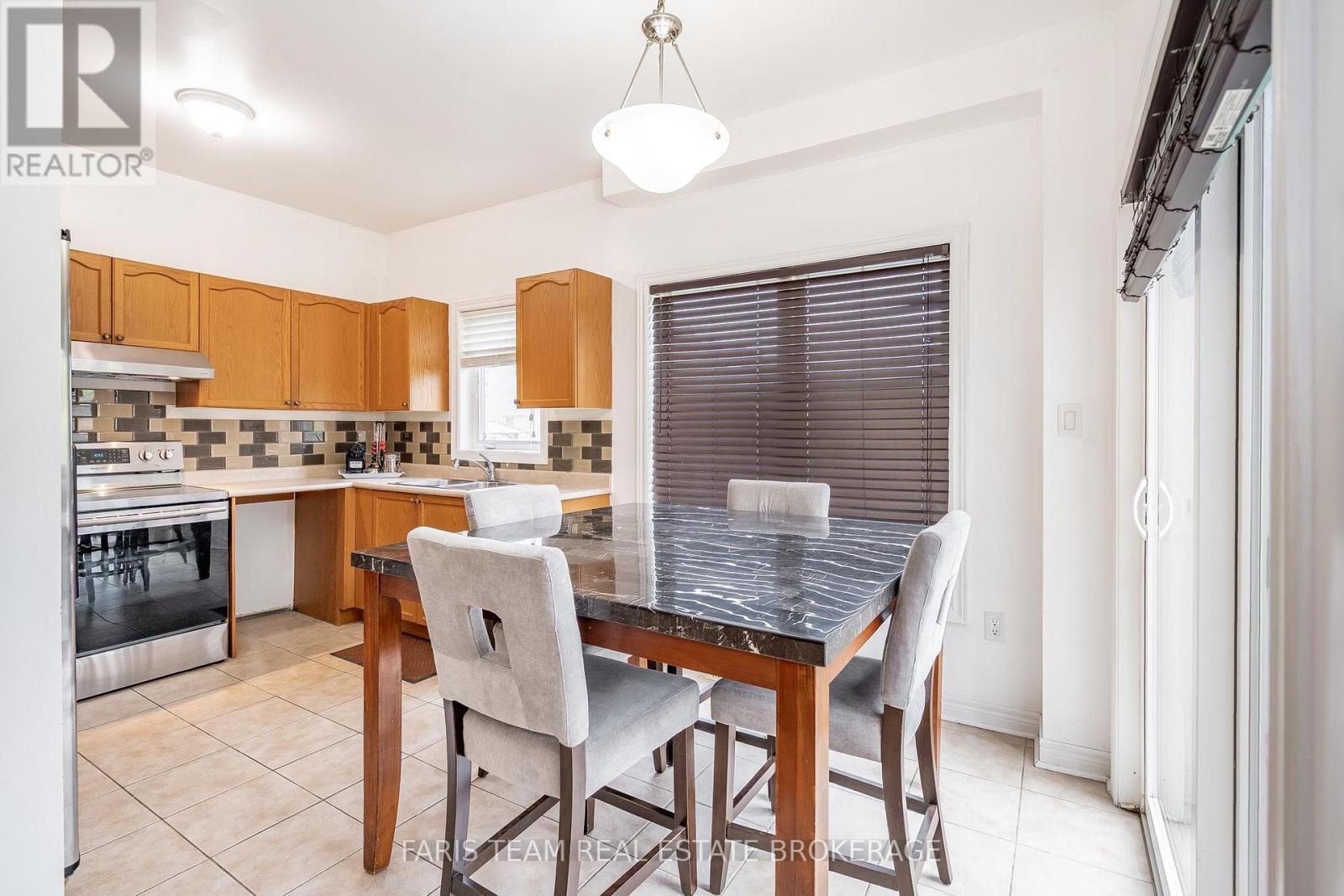 1244 Mary-Lou Street, Innisfil, Ontario  L9S 0E5 - Photo 9 - N12792534