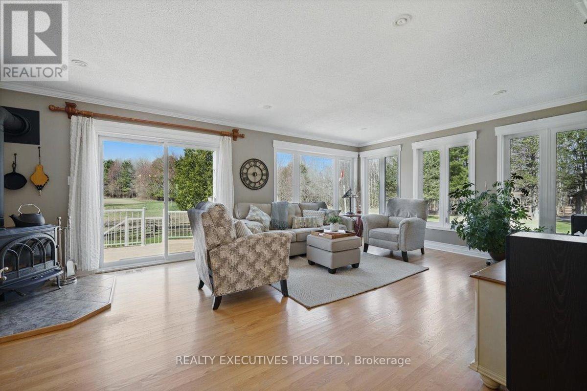 2935 Baseline Road, Clarence-Rockland, Ontario K0A 3N0 - Photo 12 - X12825906