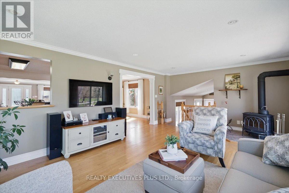 2935 Baseline Road, Clarence-Rockland, Ontario K0A 3N0 - Photo 14 - X12825906