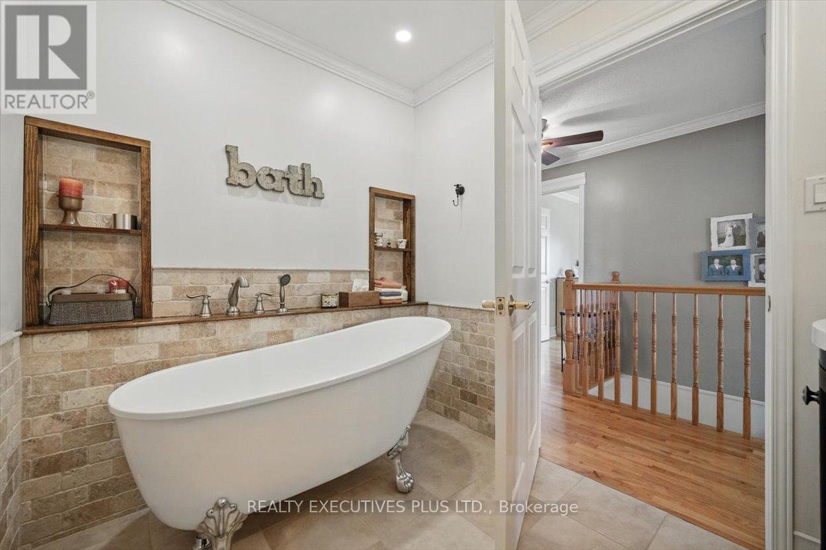 2935 Baseline Road, Clarence-Rockland, Ontario K0A 3N0 - Photo 21 - X12825906