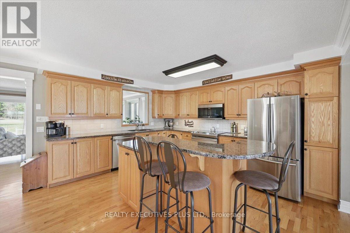 2935 Baseline Road, Clarence-Rockland, Ontario K0A 3N0 - Photo 7 - X12825906