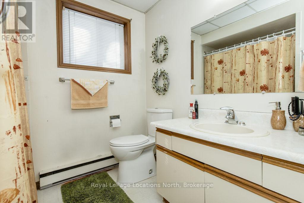 4 Shaw Street, Springwater, Ontario  L0L 1P0 - Photo 10 - S12978816