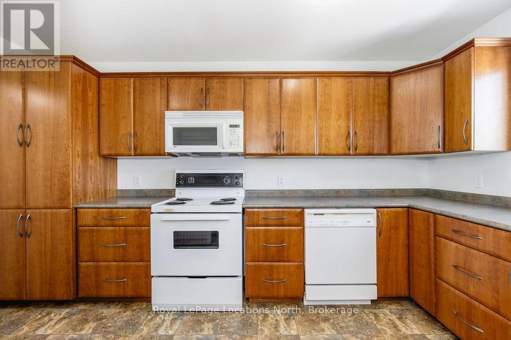 4 Shaw Street, Springwater, Ontario  L0L 1P0 - Photo 15 - S12978816