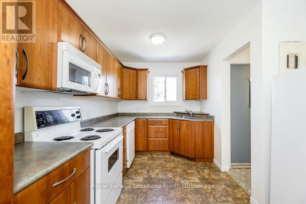 4 Shaw Street, Springwater, Ontario  L0L 1P0 - Photo 17 - S12978816