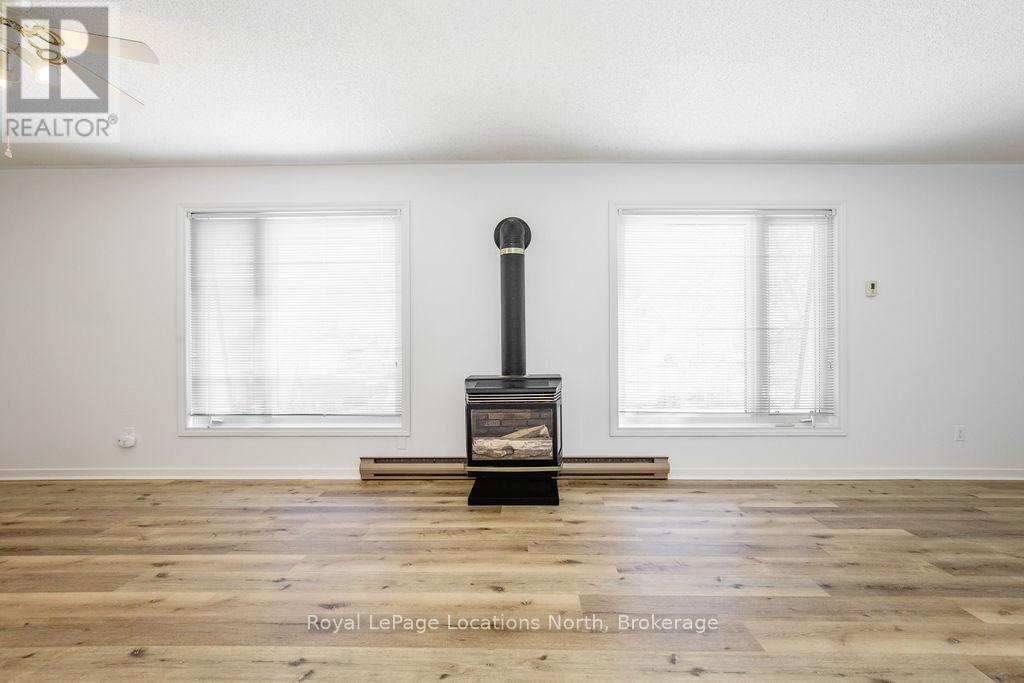 4 Shaw Street, Springwater, Ontario  L0L 1P0 - Photo 22 - S12978816