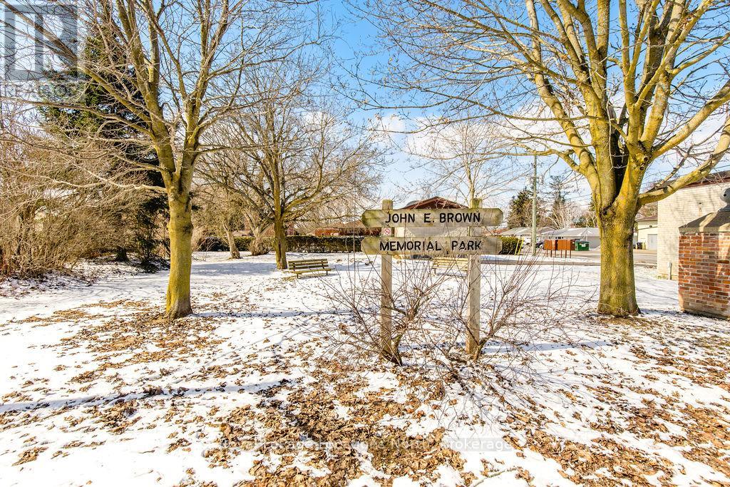 4 Shaw Street, Springwater, Ontario  L0L 1P0 - Photo 36 - S12978816