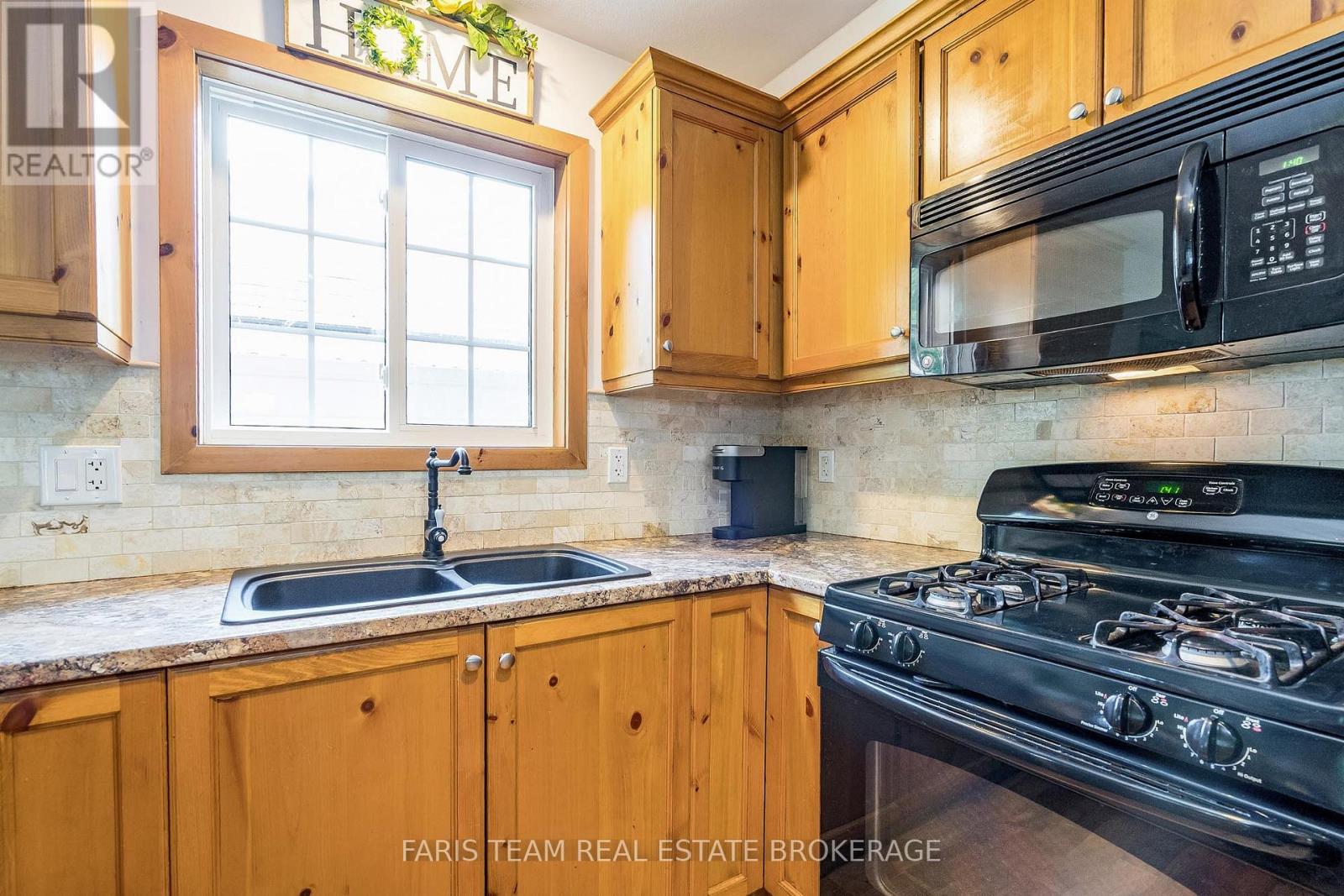 65 Madawaska Trail, Wasaga Beach, Ontario  L9Z 1X7 - Photo 8 - S12824184