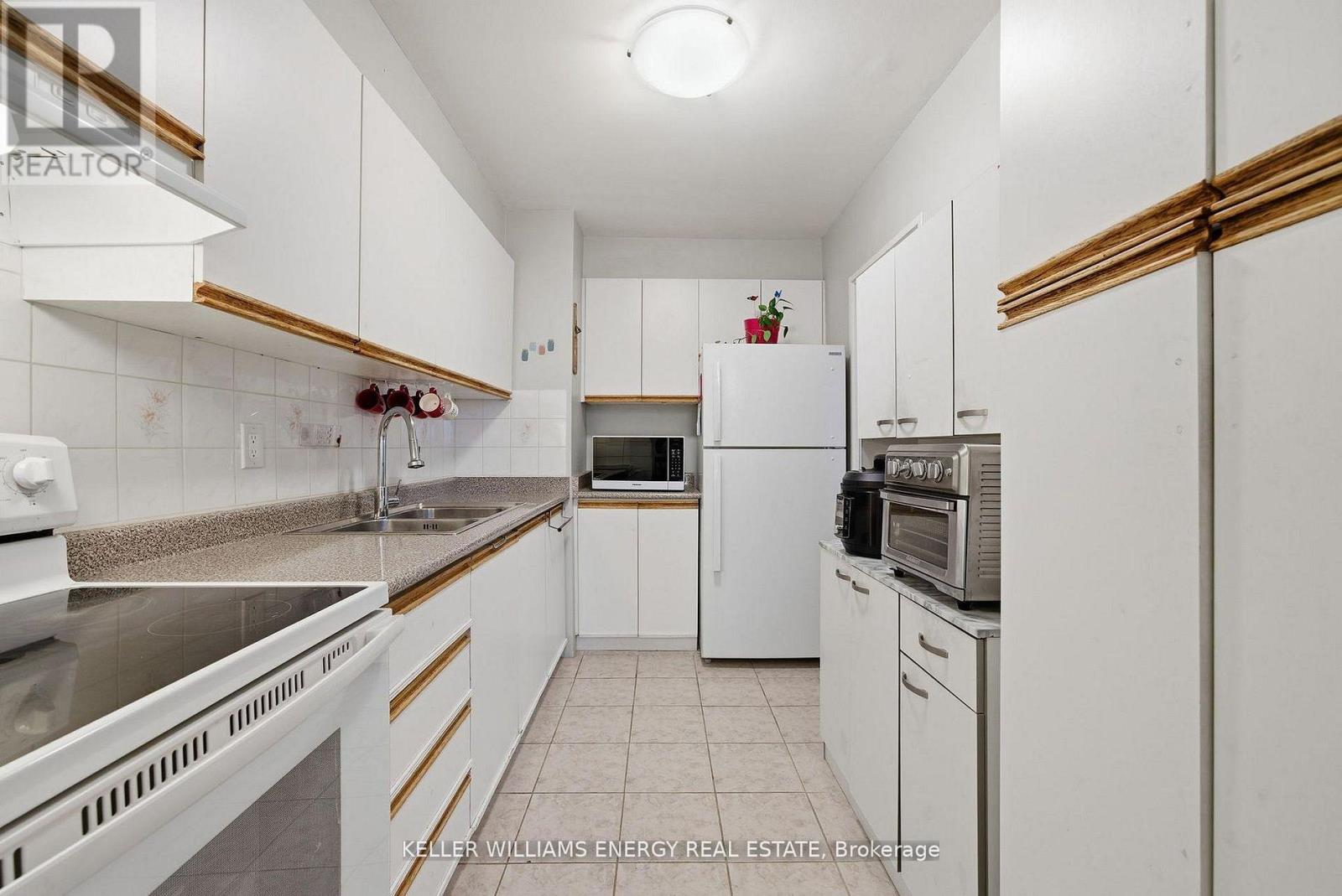 1514 - 1 Massey Square, Toronto, Ontario  M4C 5L4 - Photo 12 - E12978820