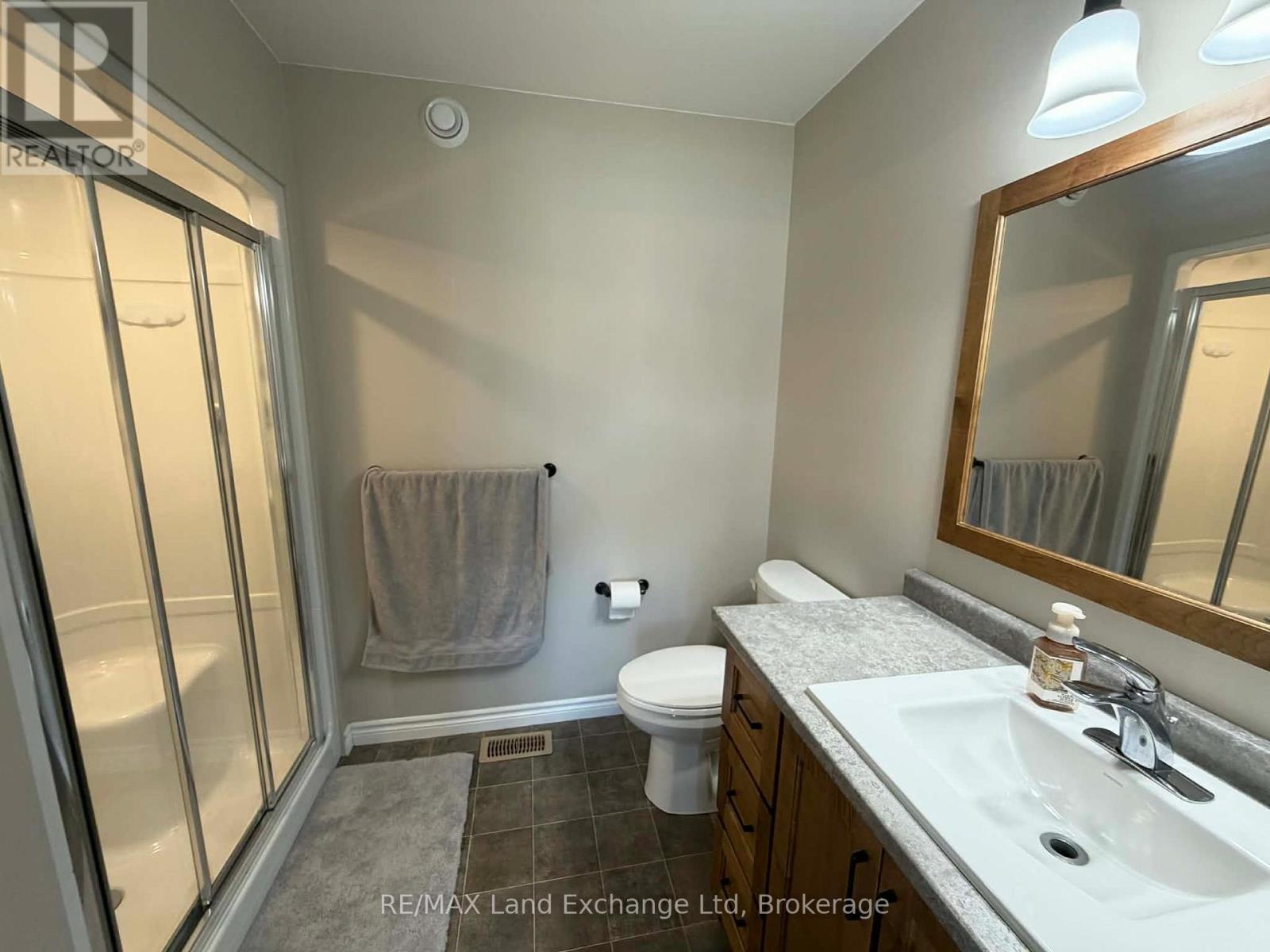 42 John Street, Morris Turnberry, Ontario  N0G 1E0 - Photo 16 - X12978856