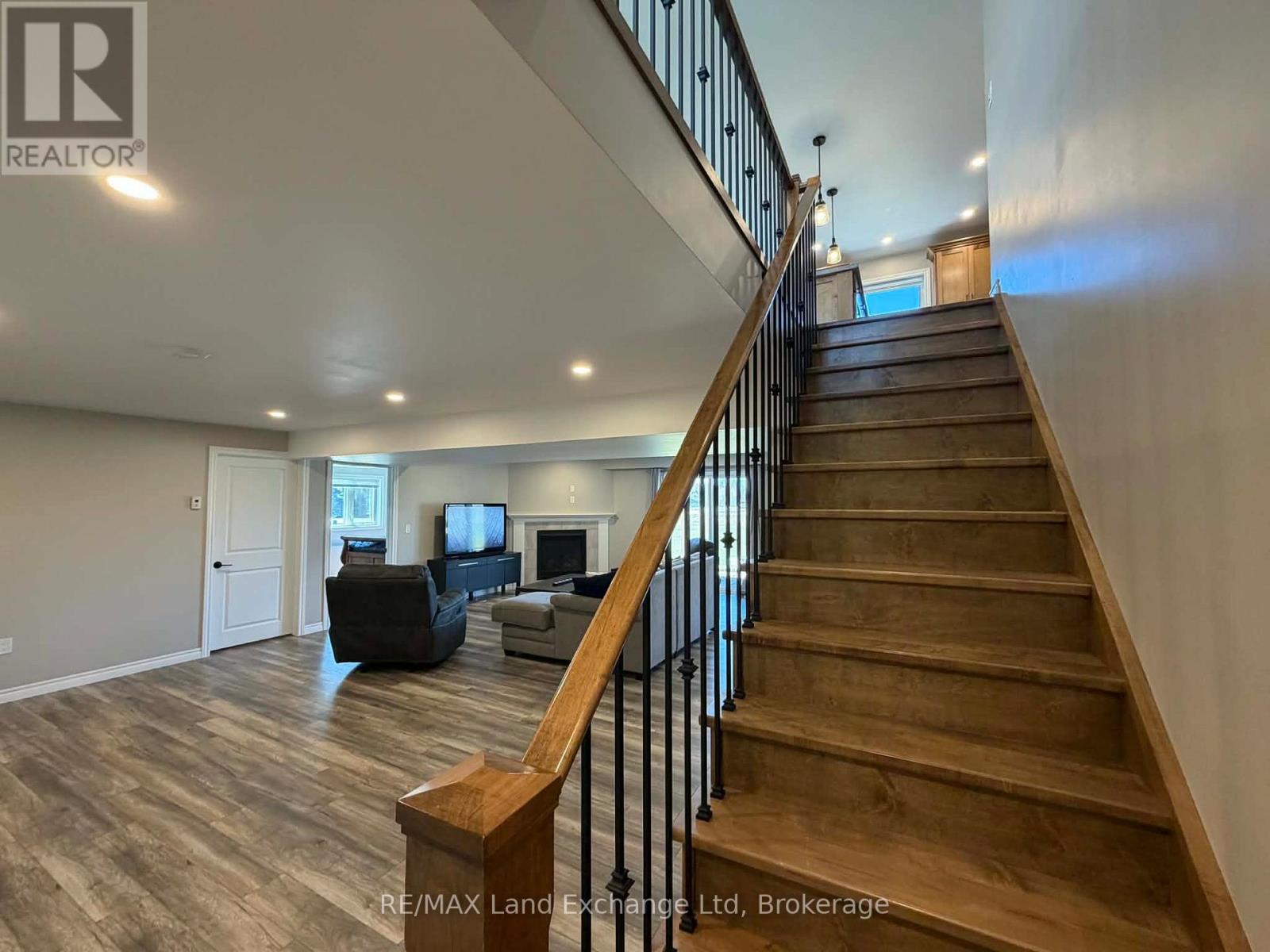 42 John Street, Morris Turnberry, Ontario  N0G 1E0 - Photo 19 - X12978856