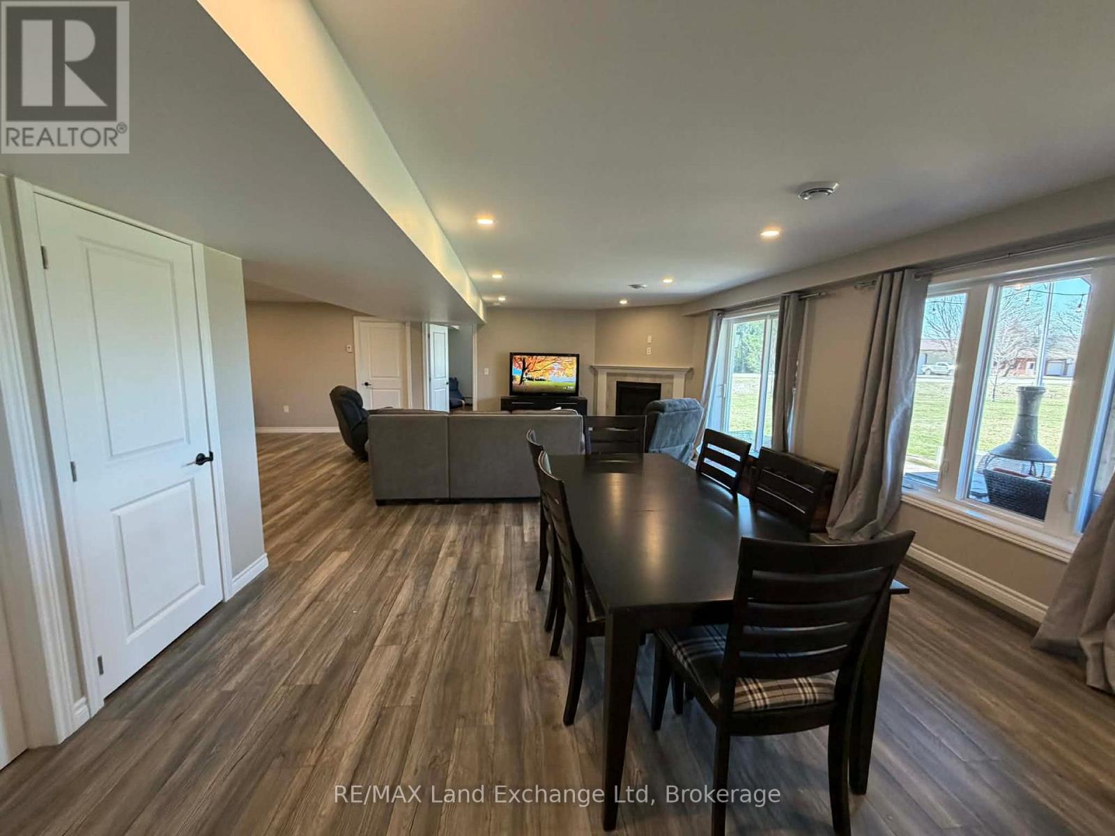 42 John Street, Morris Turnberry, Ontario  N0G 1E0 - Photo 27 - X12978856