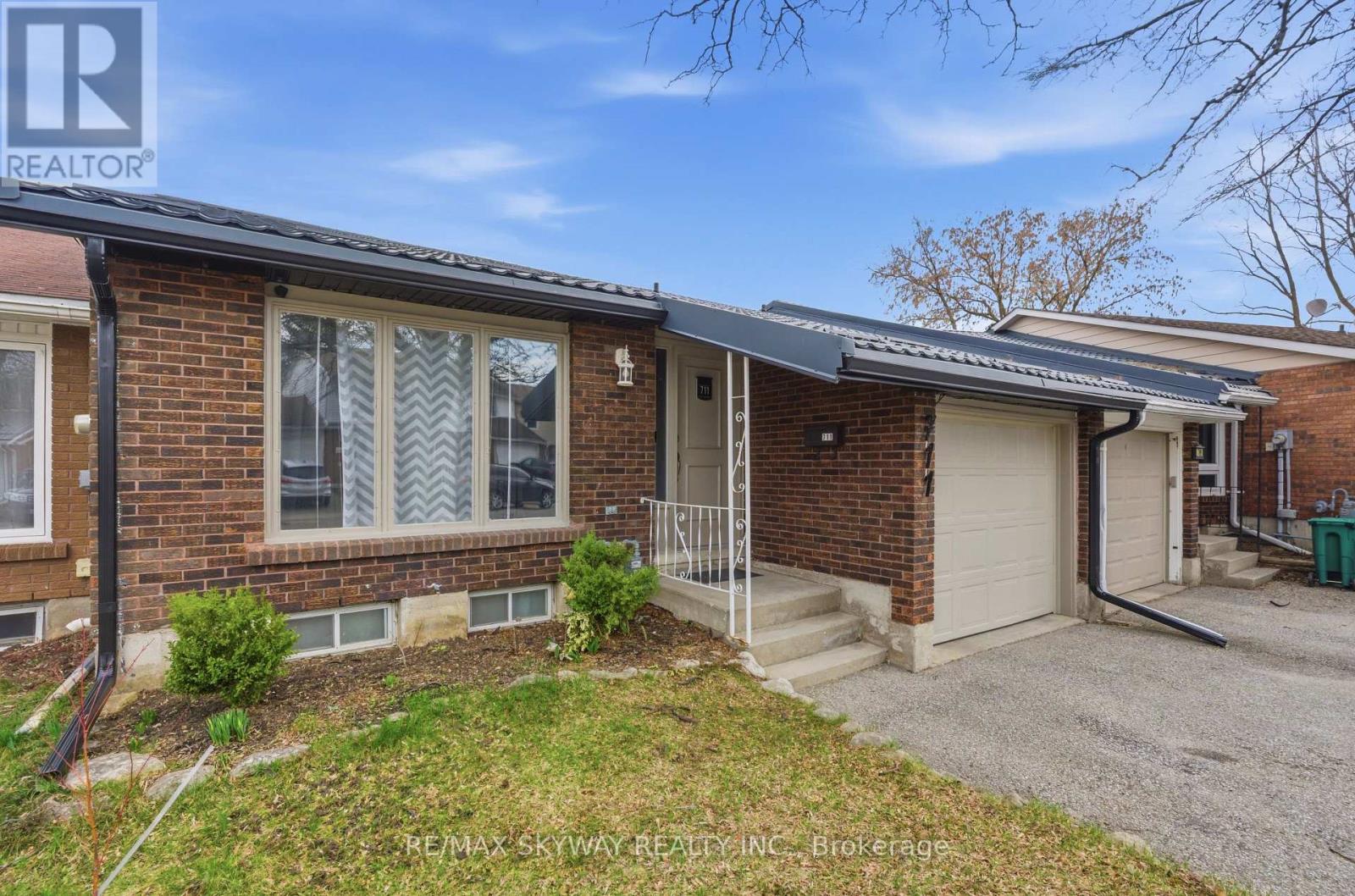 711 Hillview Road, Cambridge, Ontario  N3H 5C2 - Photo 2 - X12978328