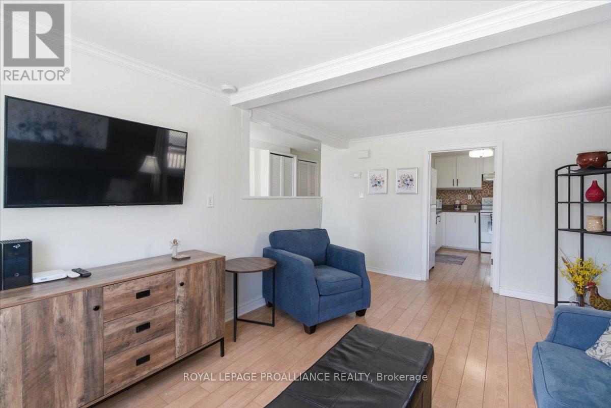 14 Ramsay Avenue, Quinte West, Ontario  K8V 2P5 - Photo 11 - X12978874