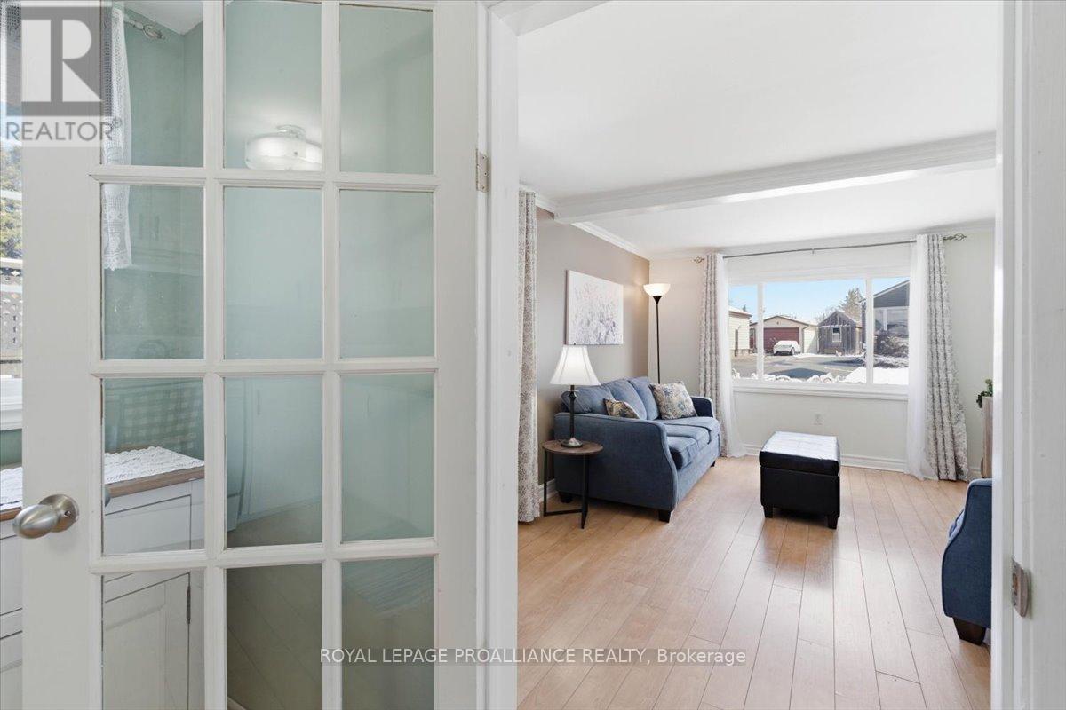 14 Ramsay Avenue, Quinte West, Ontario  K8V 2P5 - Photo 13 - X12978874