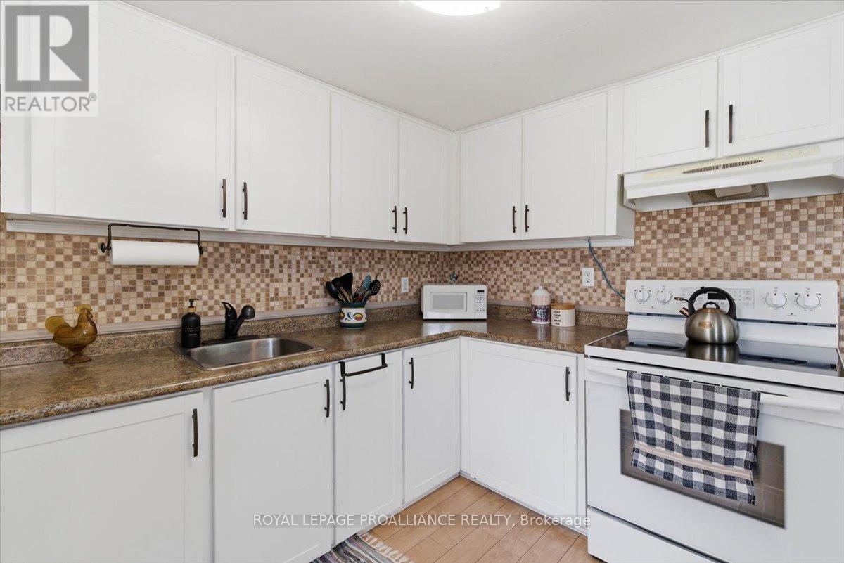 14 Ramsay Avenue, Quinte West, Ontario  K8V 2P5 - Photo 18 - X12978874