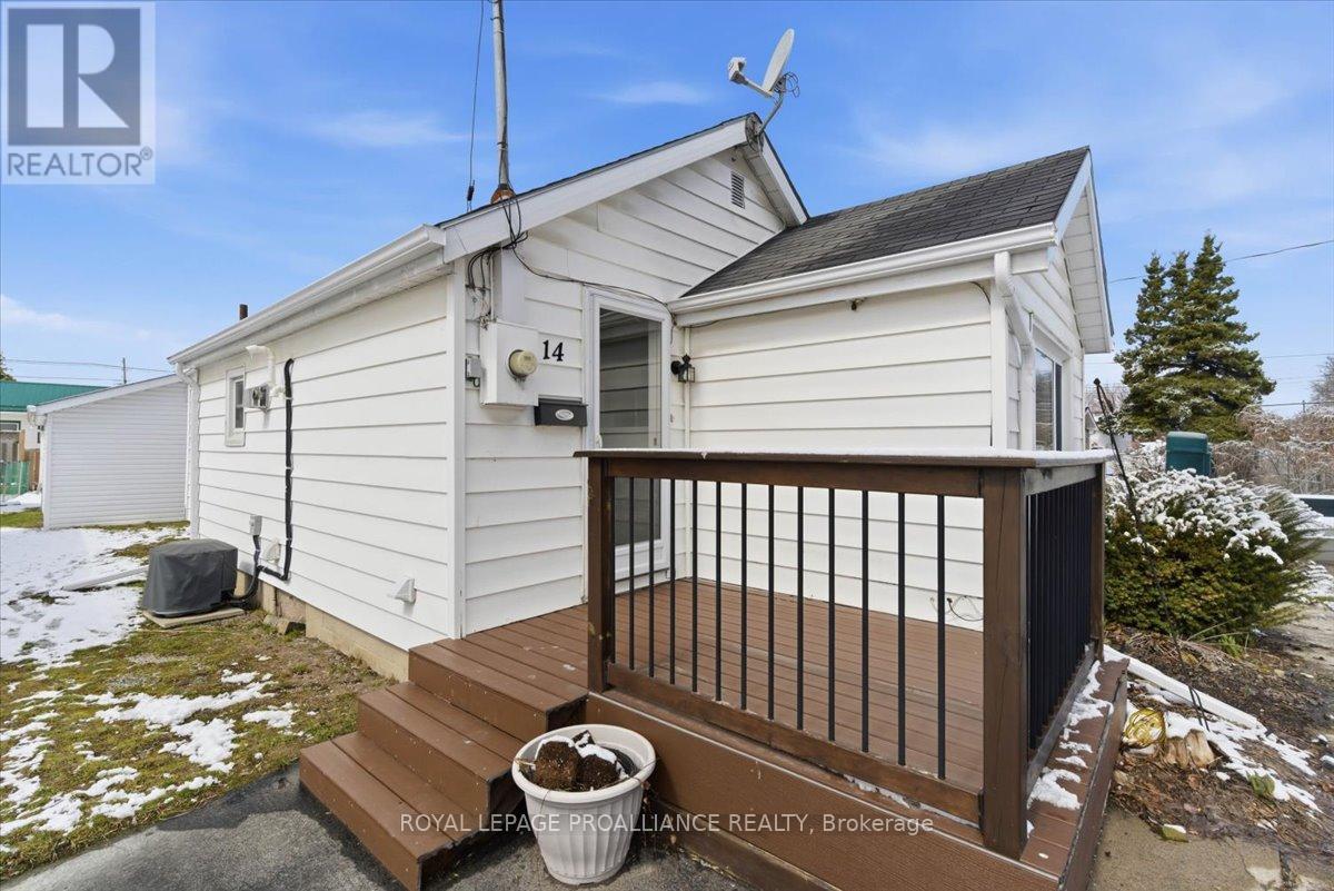 14 Ramsay Avenue, Quinte West, Ontario  K8V 2P5 - Photo 2 - X12978874