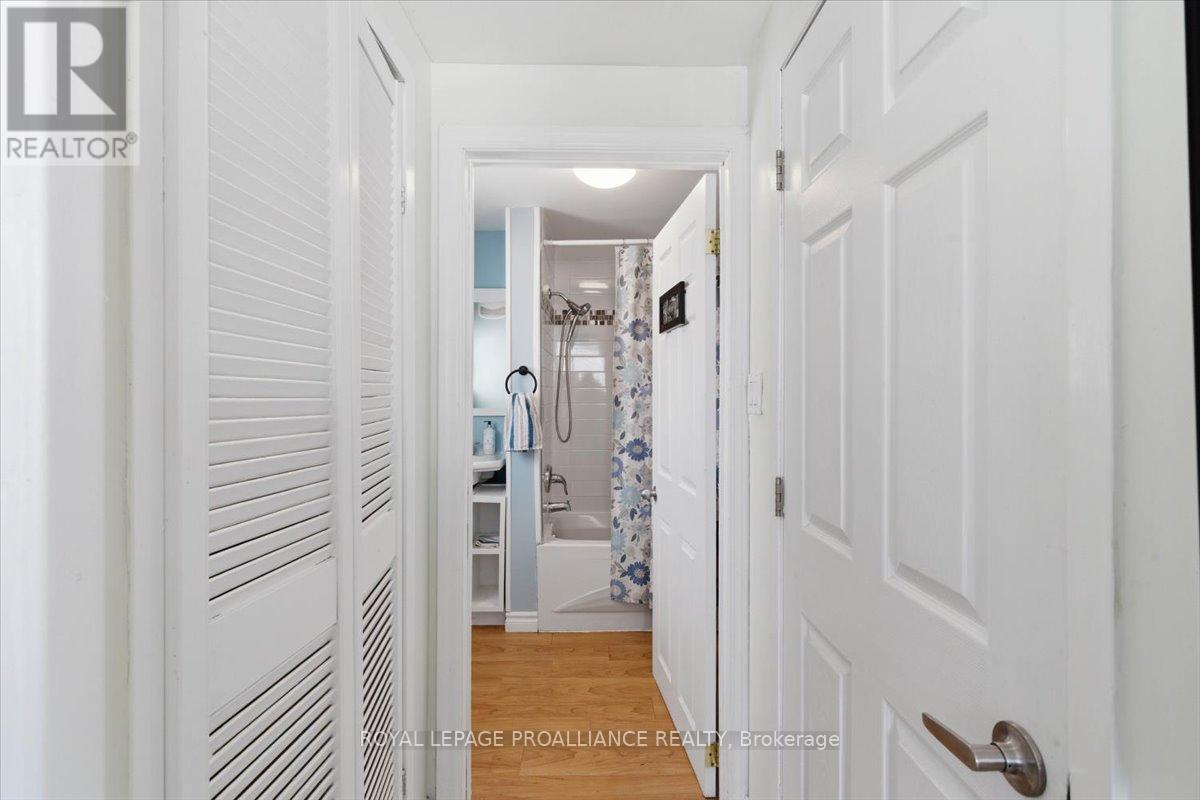 14 Ramsay Avenue, Quinte West, Ontario  K8V 2P5 - Photo 31 - X12978874