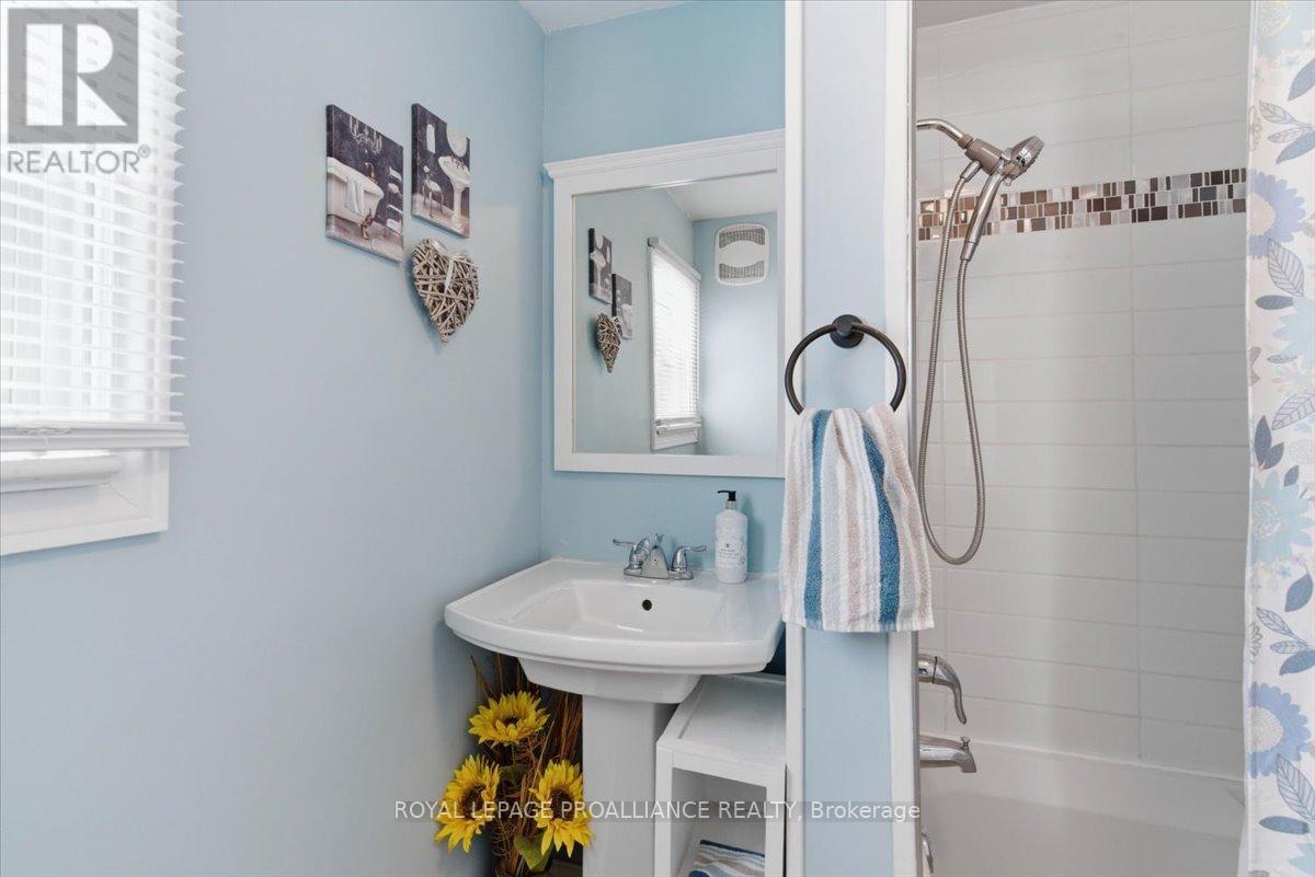 14 Ramsay Avenue, Quinte West, Ontario  K8V 2P5 - Photo 32 - X12978874