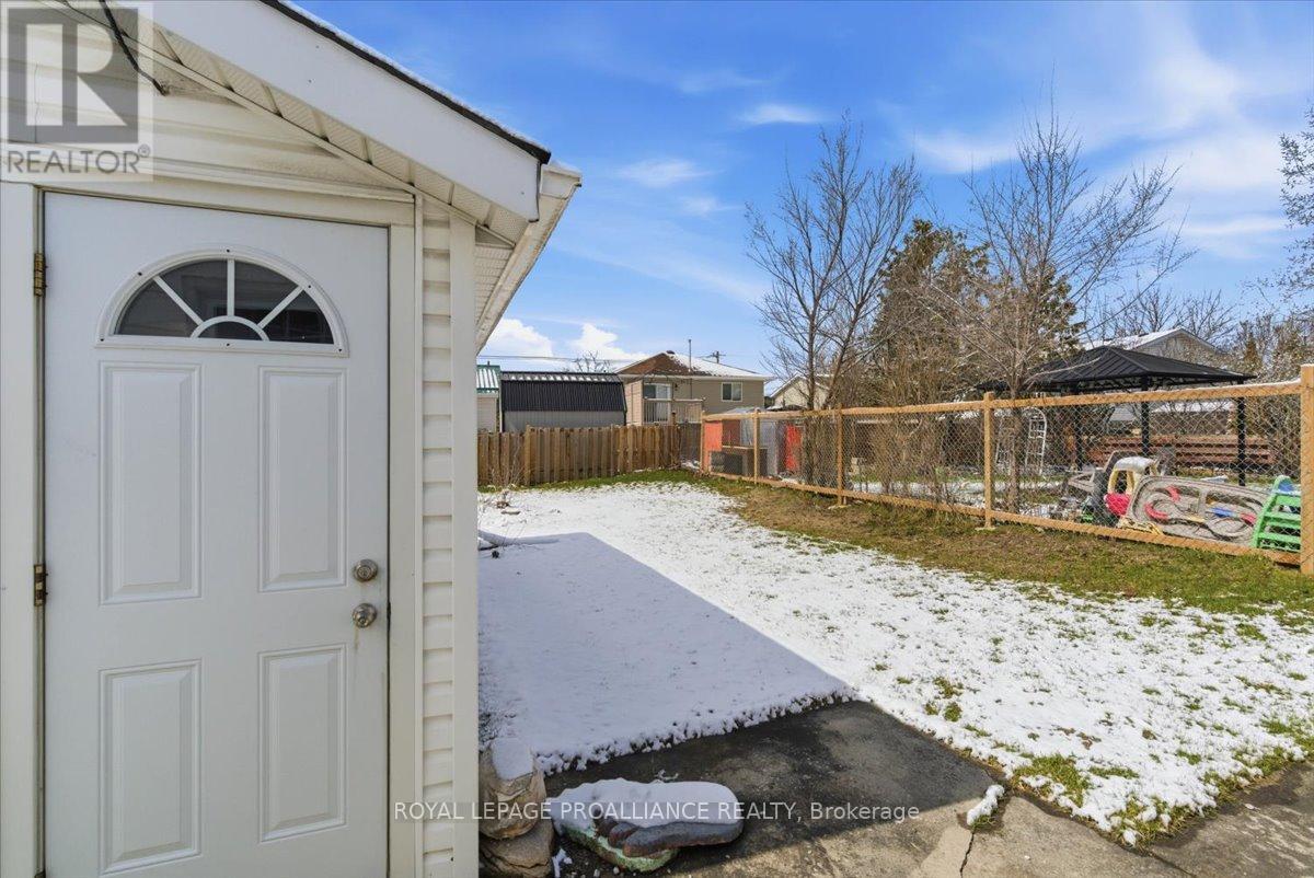 14 Ramsay Avenue, Quinte West, Ontario  K8V 2P5 - Photo 39 - X12978874