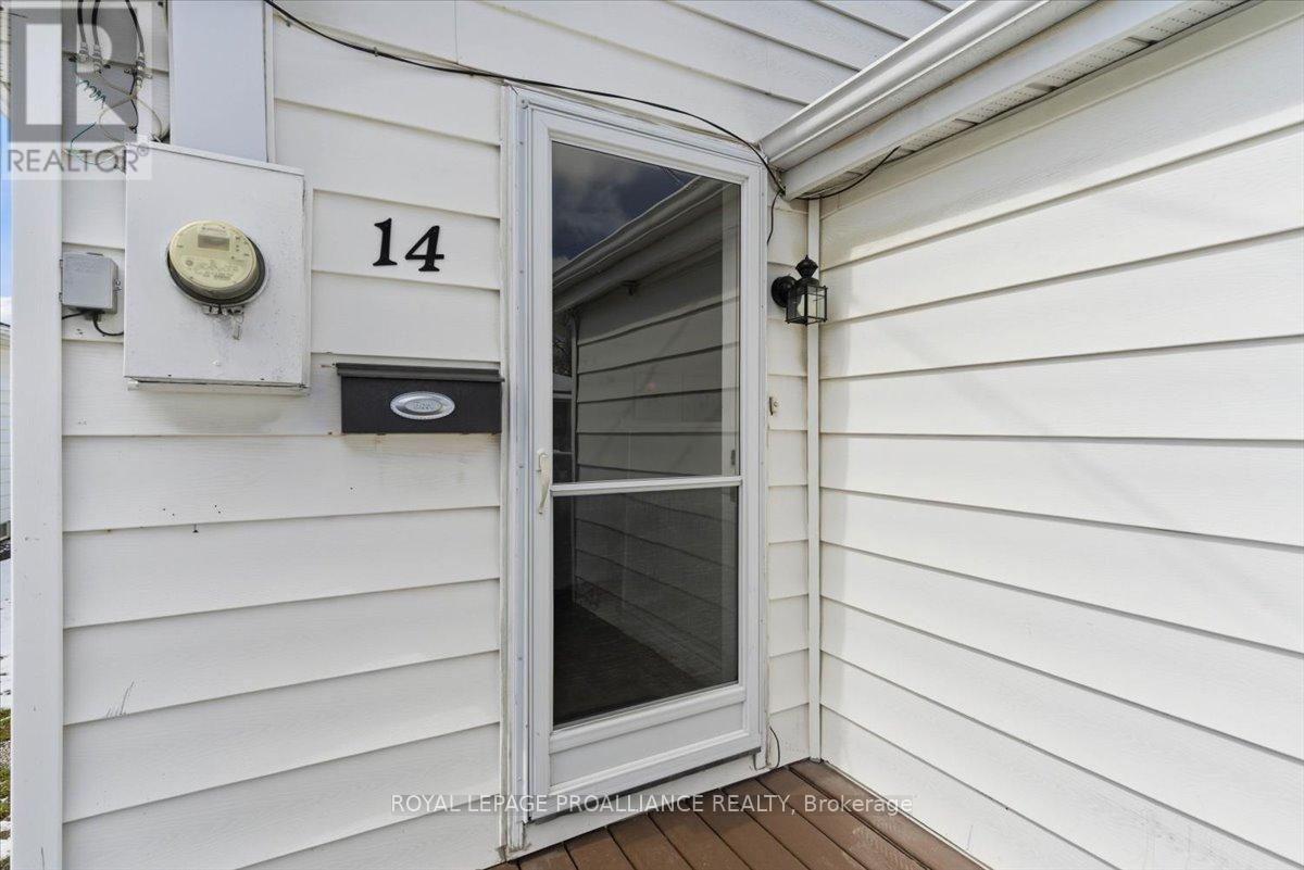 14 Ramsay Avenue, Quinte West, Ontario  K8V 2P5 - Photo 4 - X12978874