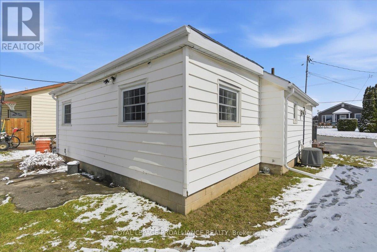 14 Ramsay Avenue, Quinte West, Ontario  K8V 2P5 - Photo 41 - X12978874