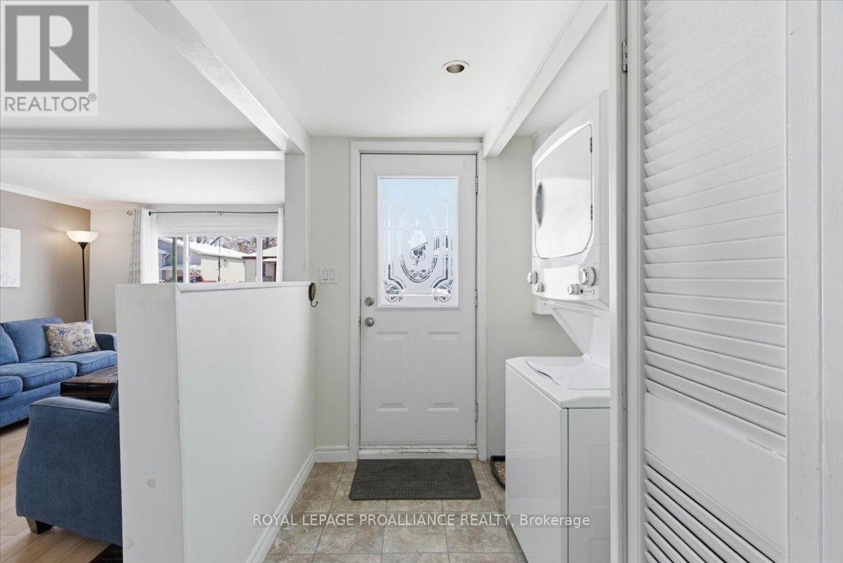 14 Ramsay Avenue, Quinte West, Ontario  K8V 2P5 - Photo 6 - X12978874