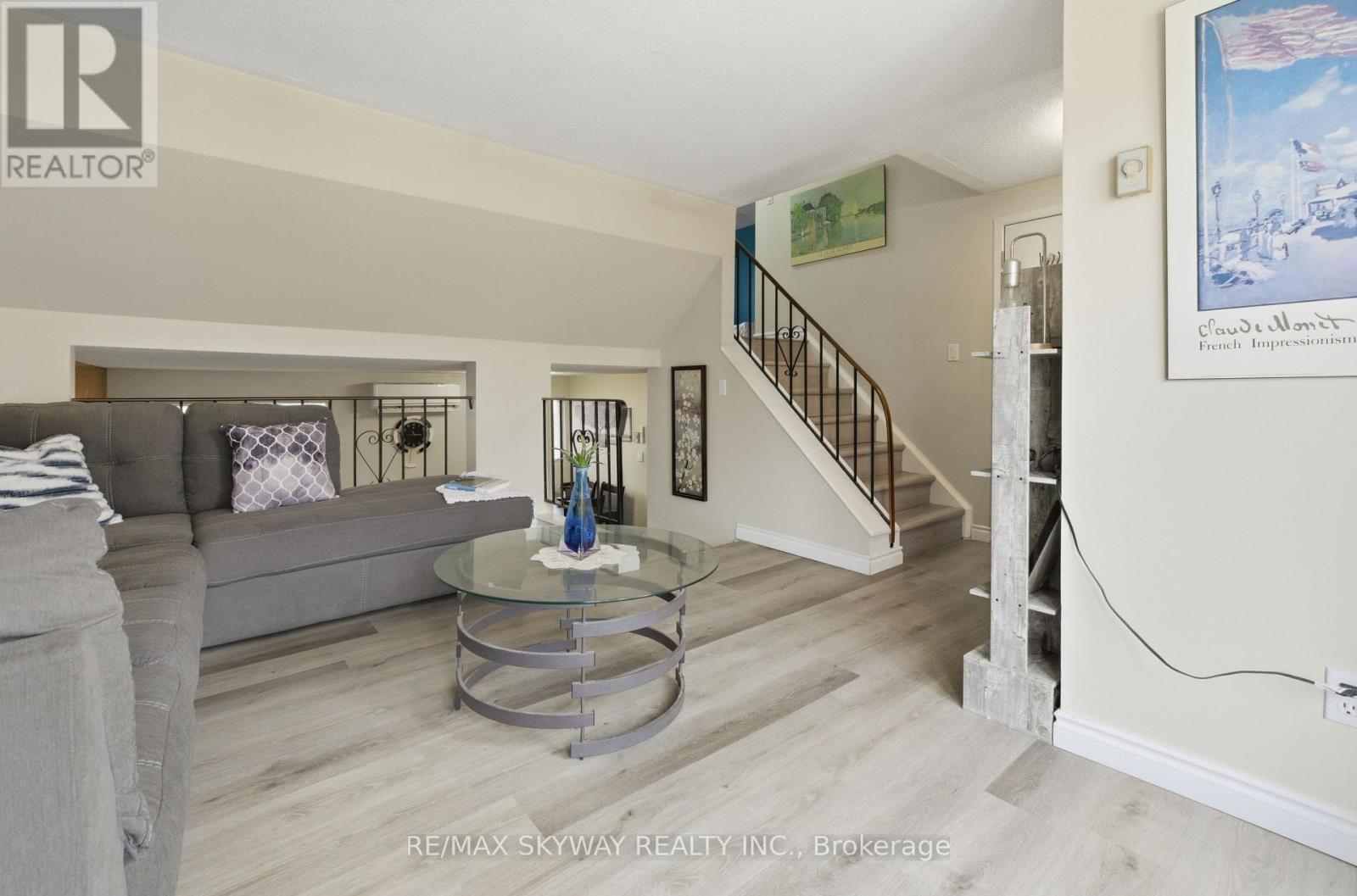 711 Hillview Road, Cambridge, Ontario  N3H 5C2 - Photo 5 - X12978328