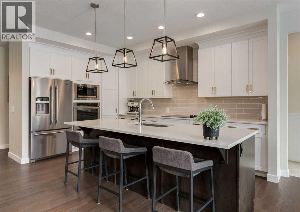 60 Crestbrook View Sw, Calgary, Alberta  T3L 6G7 - Photo 3 - A2295774