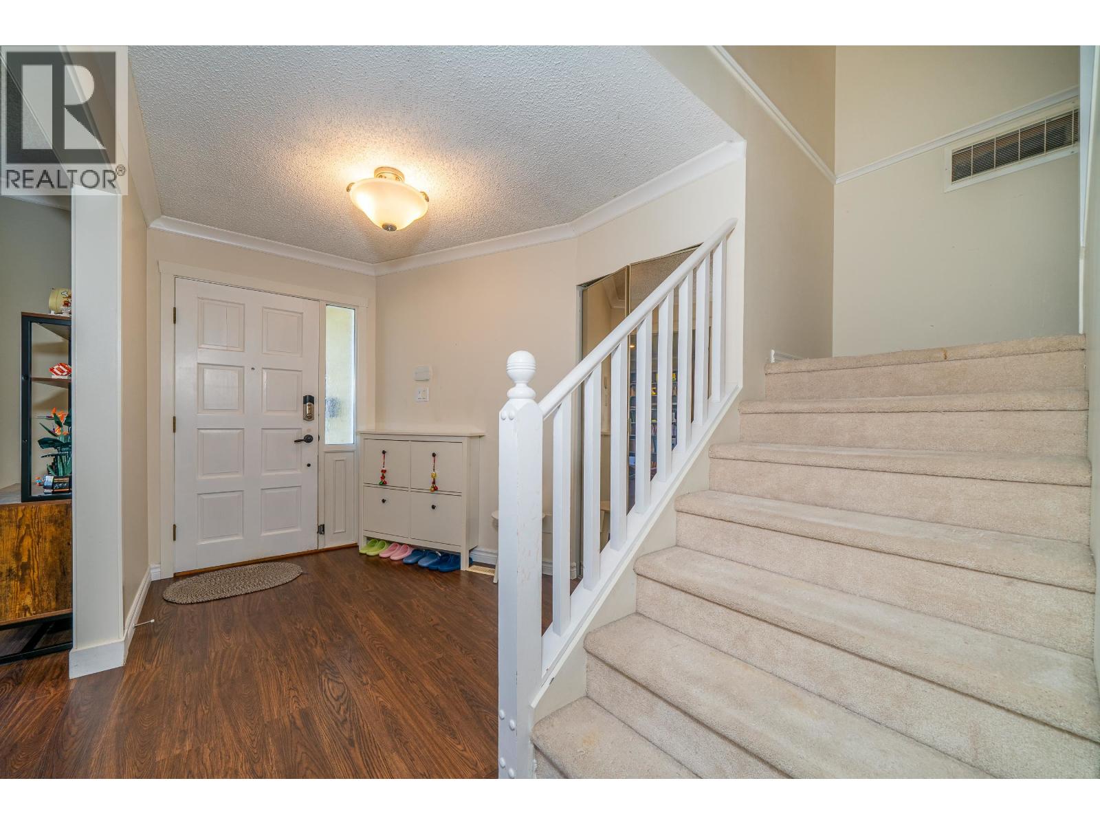 9288 Romaniuk Drive, Richmond, British Columbia  V7E 5G7 - Photo 9 - R3109218