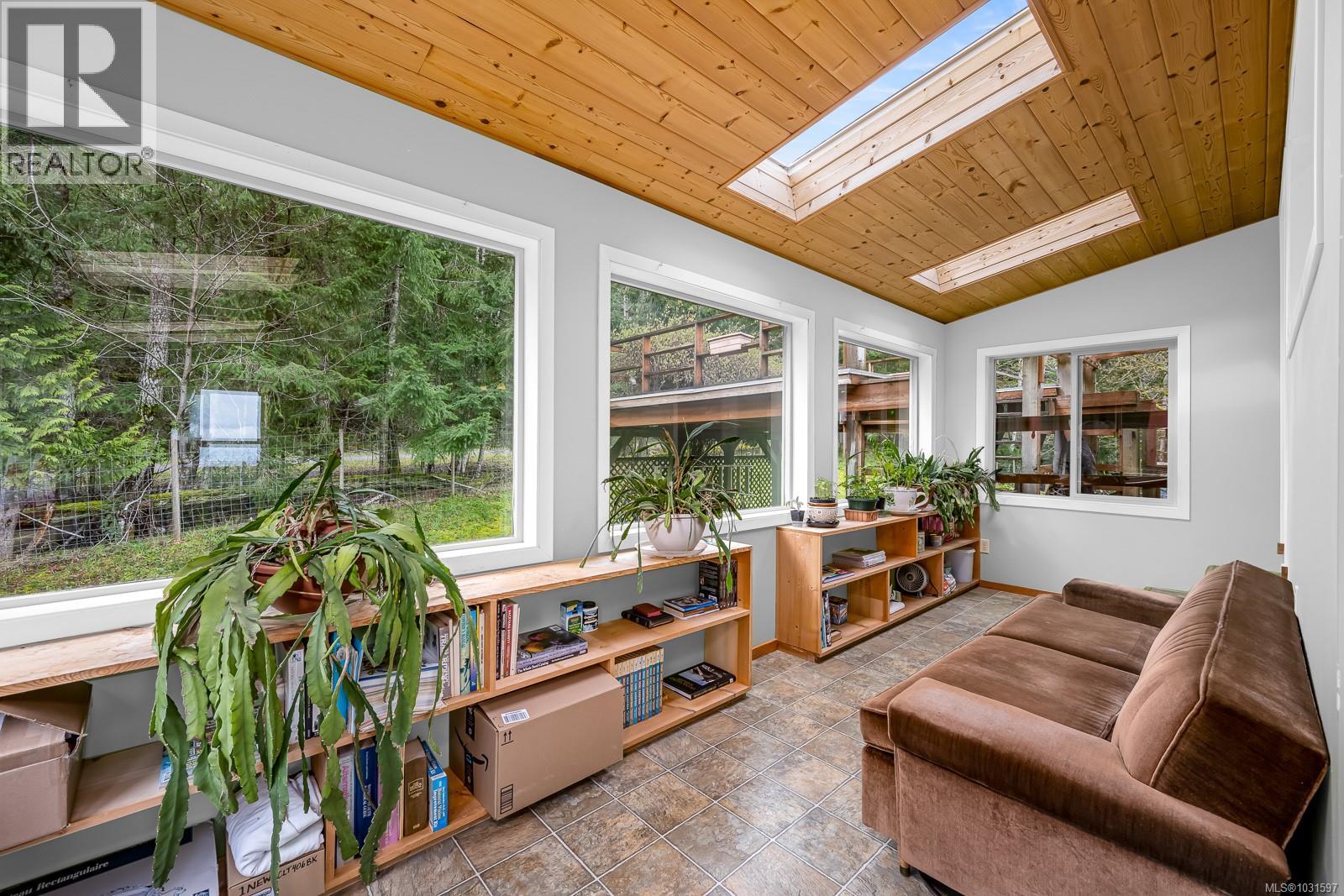 8900 Keith Wagner Way, Denman Island, British Columbia  V0R 1T0 - Photo 6 - 1031597