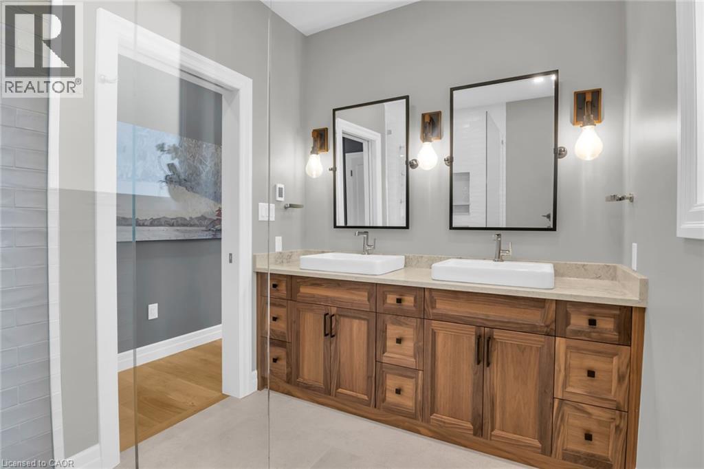 250 Stanley Drive, Waterloo, Ontario  N2L 1H8 - Photo 20 - 40818281