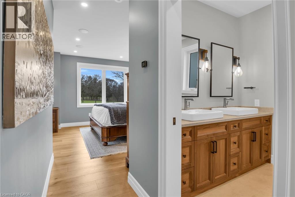 250 Stanley Drive, Waterloo, Ontario  N2L 1H8 - Photo 19 - 40818281