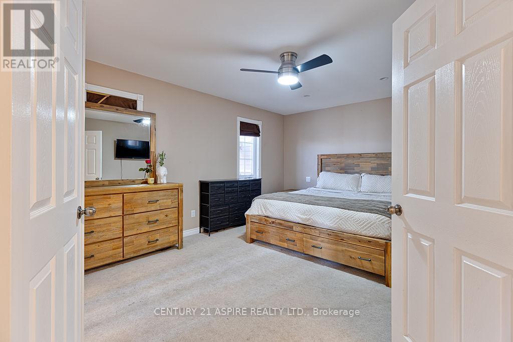 1030 Limestone Trail, Petawawa, Ontario  K8H 0A5 - Photo 15 - X12978838