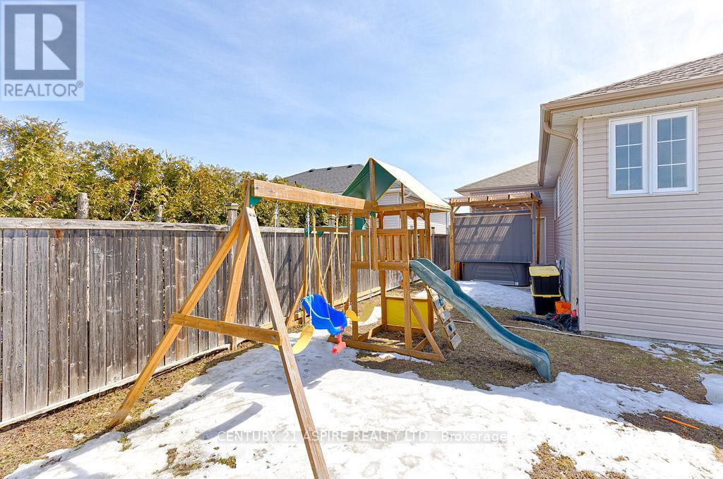 1030 Limestone Trail, Petawawa, Ontario  K8H 0A5 - Photo 35 - X12978838