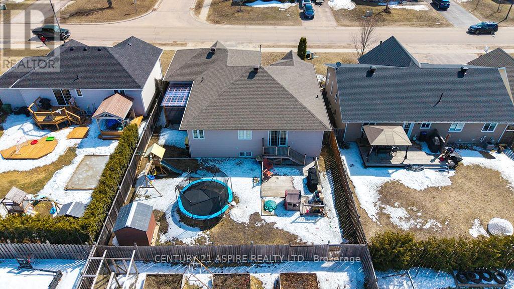 1030 Limestone Trail, Petawawa, Ontario  K8H 0A5 - Photo 38 - X12978838