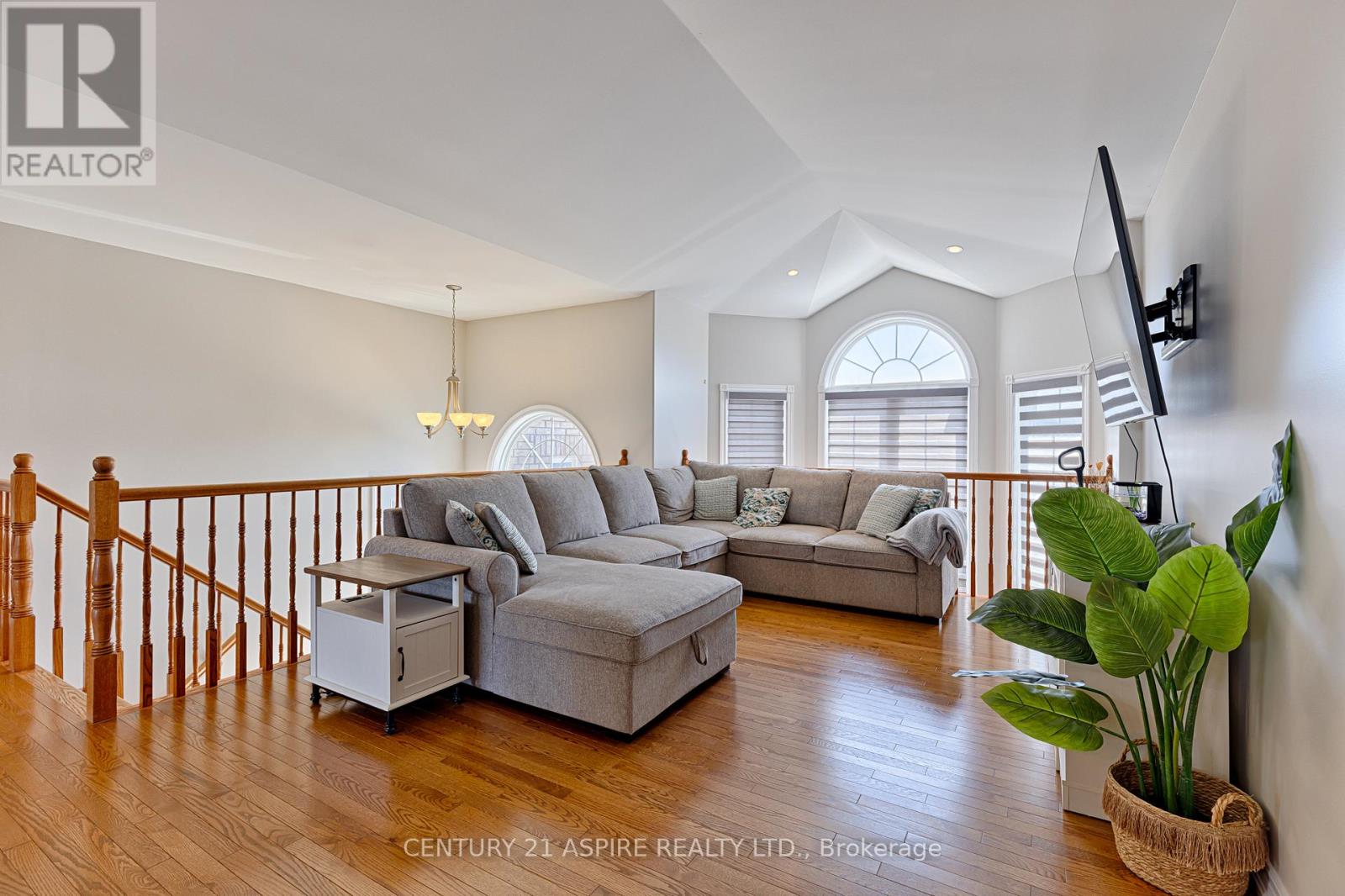 1030 Limestone Trail, Petawawa, Ontario  K8H 0A5 - Photo 4 - X12978838