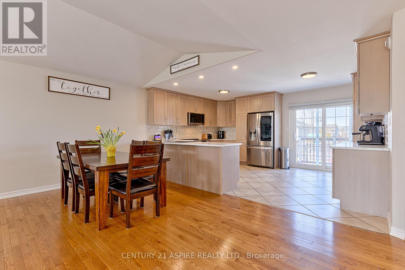 1030 Limestone Trail, Petawawa, Ontario  K8H 0A5 - Photo 5 - X12978838