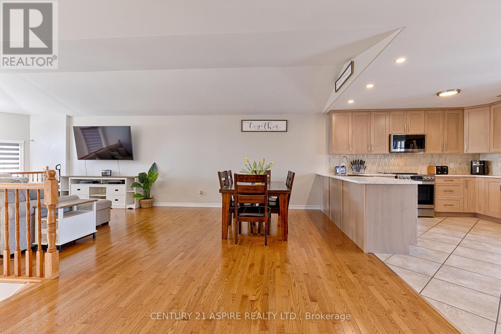 1030 Limestone Trail, Petawawa, Ontario  K8H 0A5 - Photo 6 - X12978838