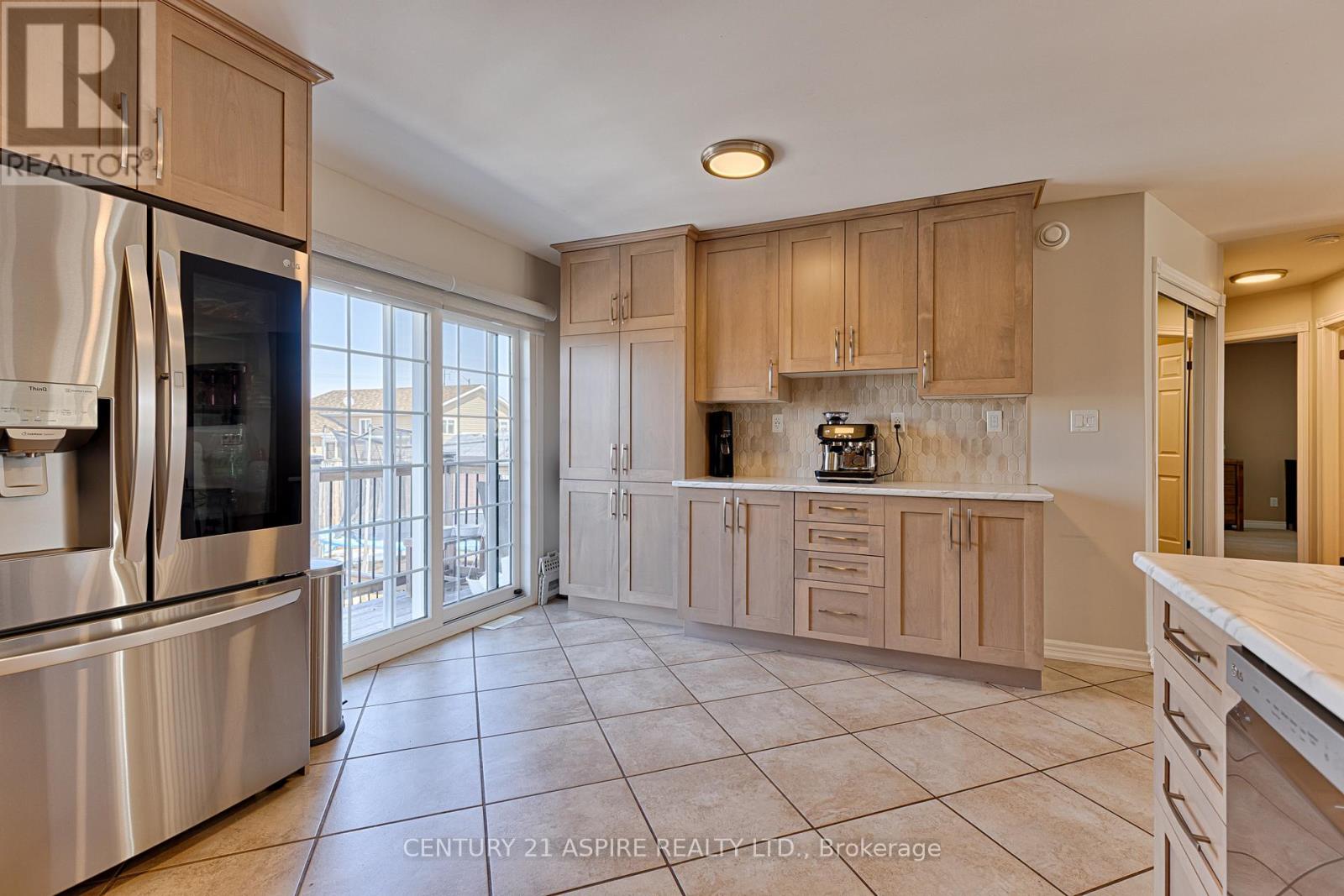 1030 Limestone Trail, Petawawa, Ontario  K8H 0A5 - Photo 8 - X12978838