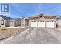 1030 LIMESTONE TRAIL, Petawawa, Ontario