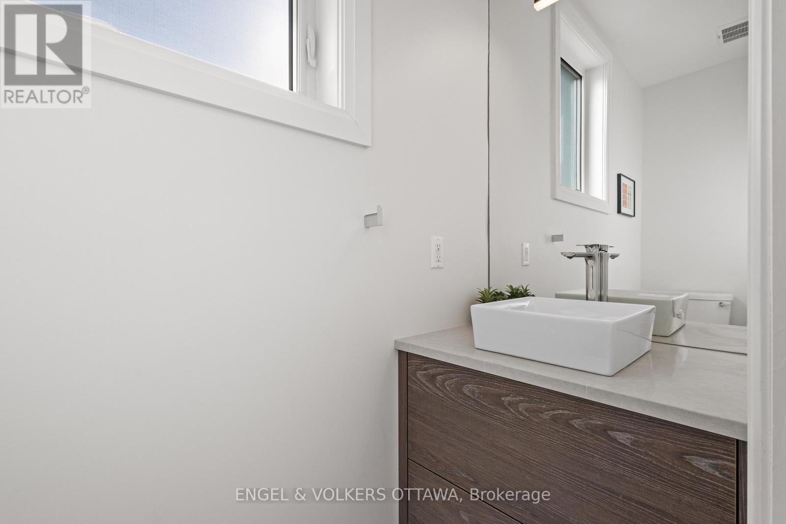 736 Sherbourne Road, Ottawa, Ontario  K2A 3H5 - Photo 26 - X12978850