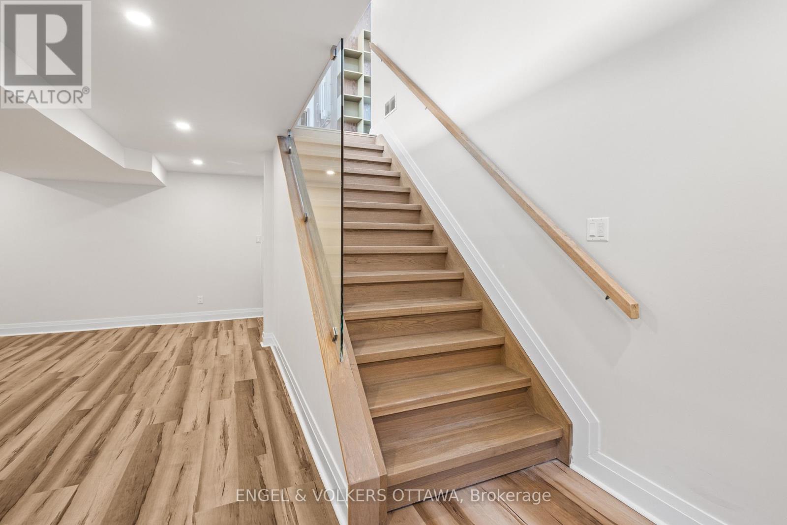 736 Sherbourne Road, Ottawa, Ontario  K2A 3H5 - Photo 43 - X12978850