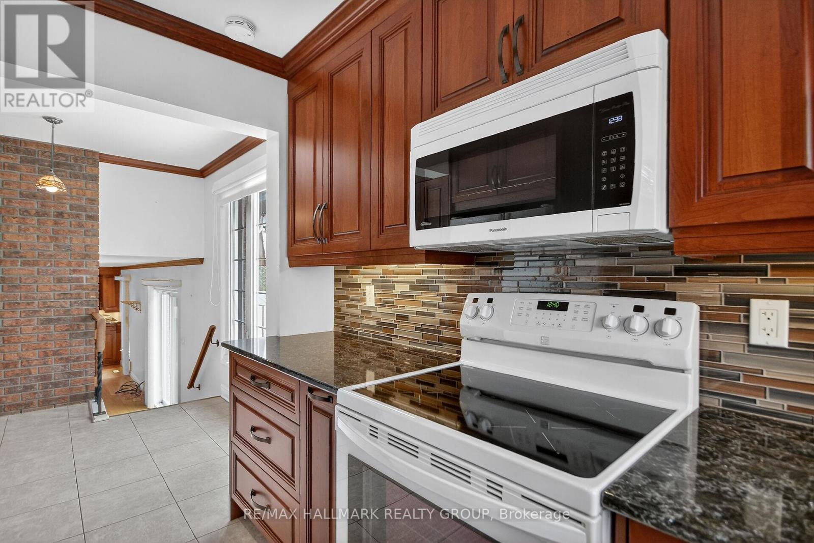 1050 Plante Drive, Ottawa, Ontario  K1V 9E6 - Photo 14 - X12978866