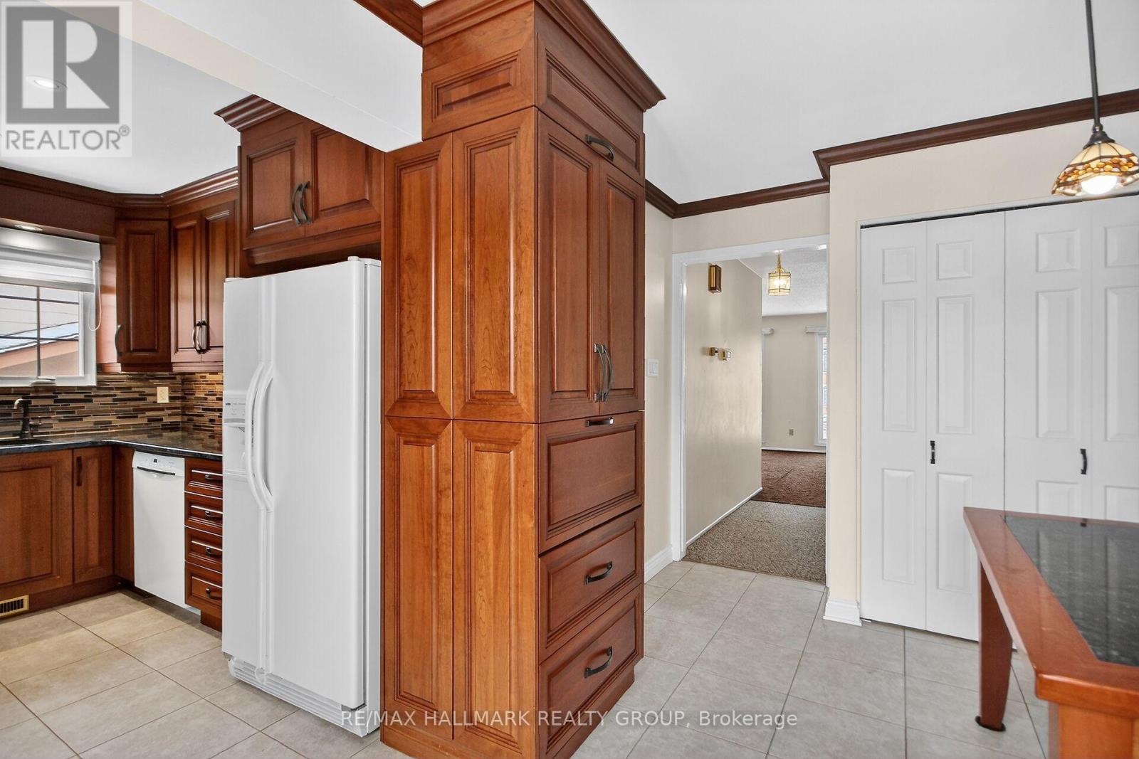 1050 Plante Drive, Ottawa, Ontario  K1V 9E6 - Photo 16 - X12978866