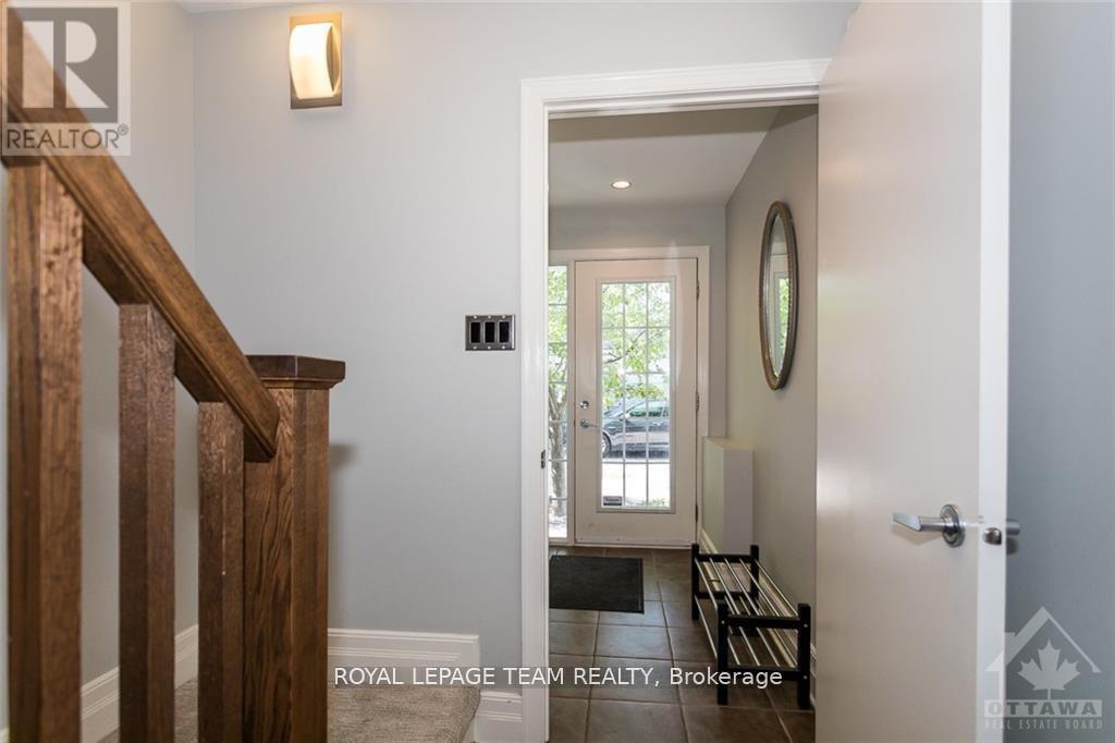 100 Applegate Private, Ottawa, Ontario  K1Y 1L3 - Photo 4 - X12978902