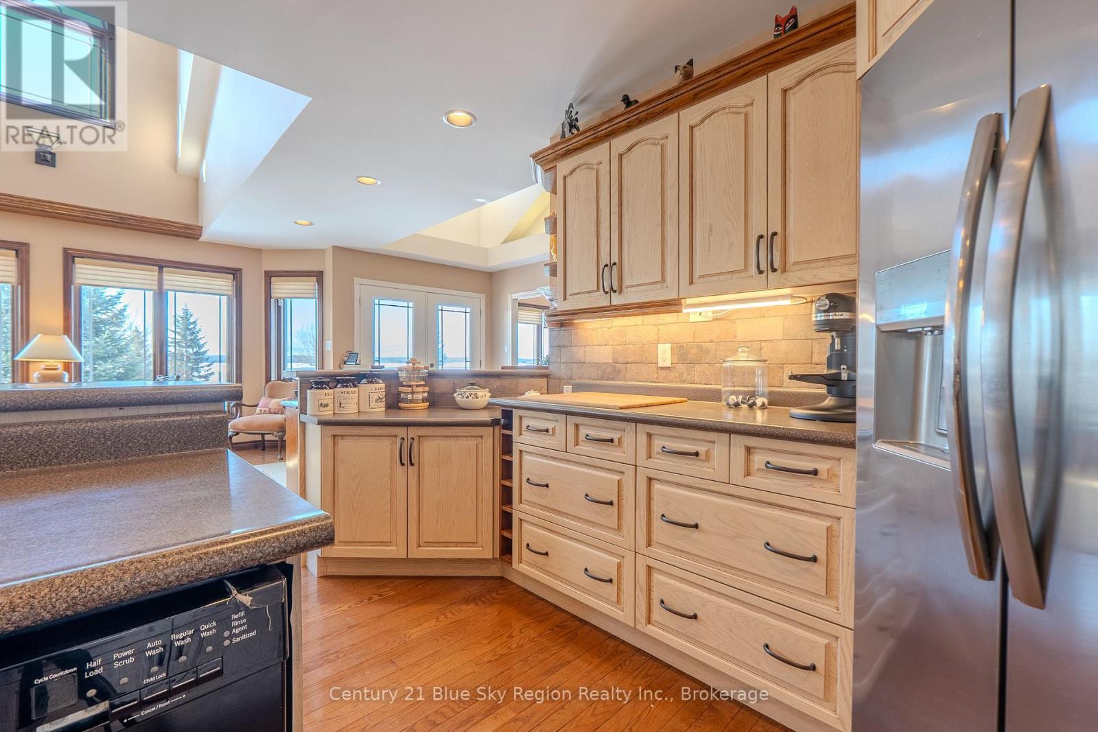 422 Osprey Crescent, Callander, Ontario  P0H 1H0 - Photo 5 - X12978798