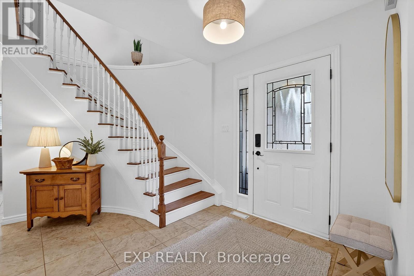 28 Northwood Drive, Welland, Ontario  L3C 6R6 - Photo 3 - X12978774