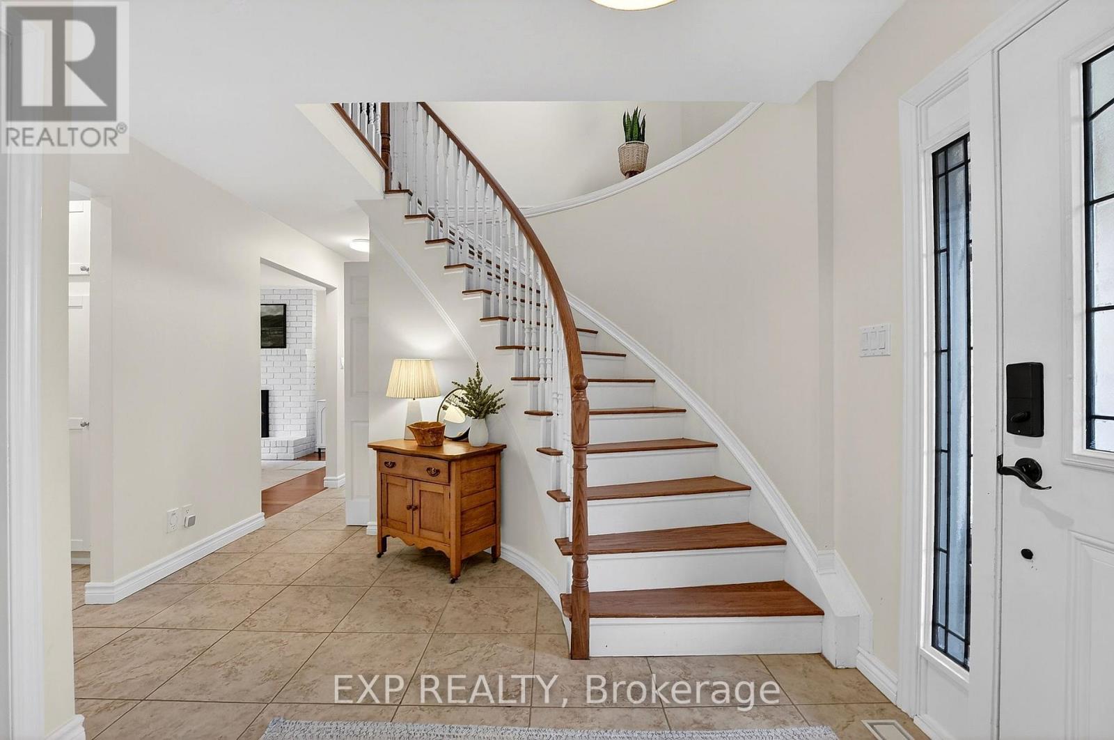 28 Northwood Drive, Welland, Ontario  L3C 6R6 - Photo 4 - X12978774