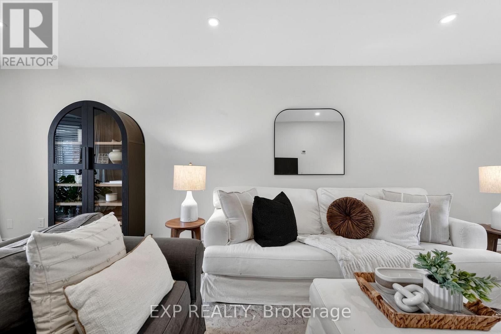 28 Northwood Drive, Welland, Ontario  L3C 6R6 - Photo 6 - X12978774