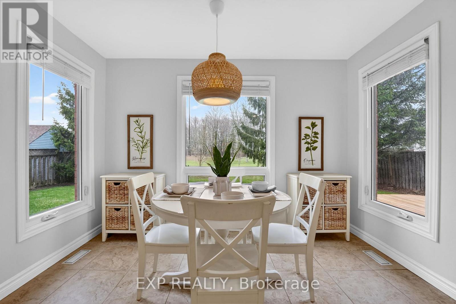 28 Northwood Drive, Welland, Ontario  L3C 6R6 - Photo 9 - X12978774